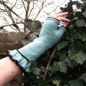 Belle Ruffle Gloves #4 (K)